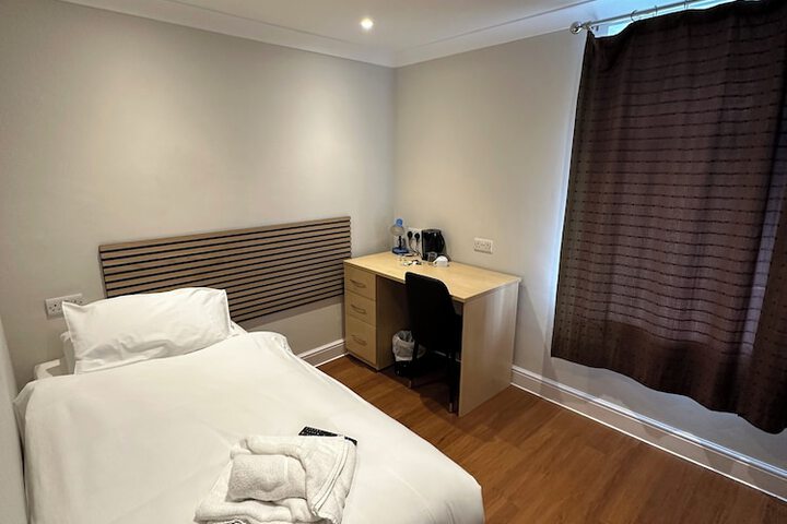 Room 5 of 38