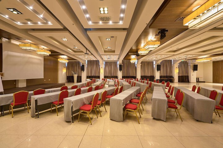 Business Center 135 of 169