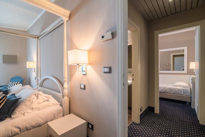 Room 52 of 115