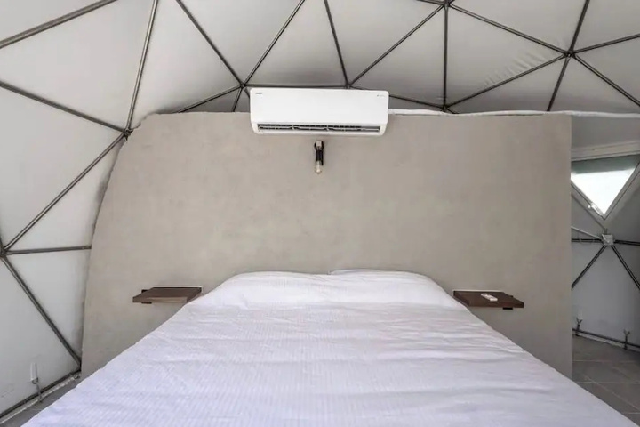 Room 2 of 11