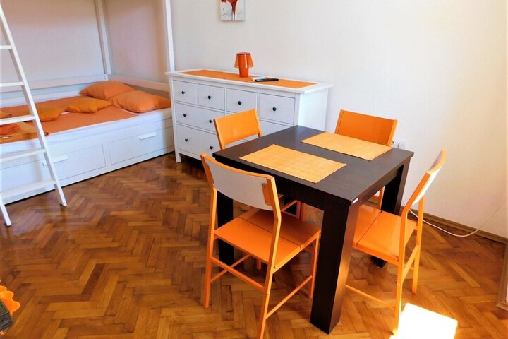 Room 12 of 47