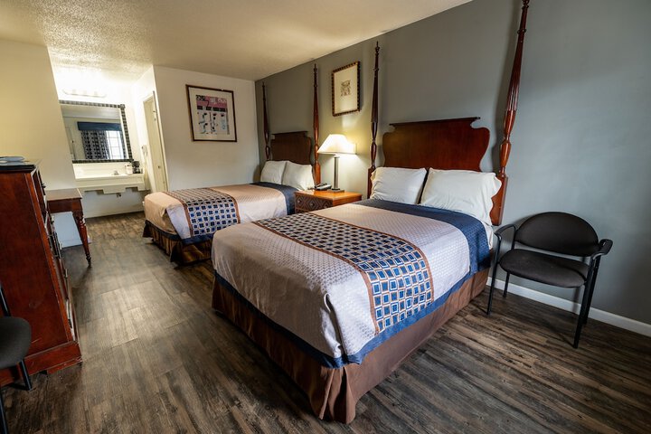 2 Double Beds (4 of 15)