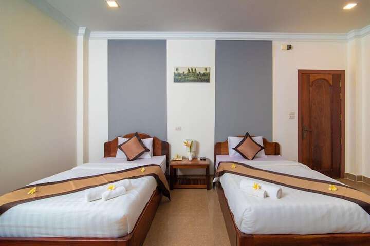 Room 3 of 10