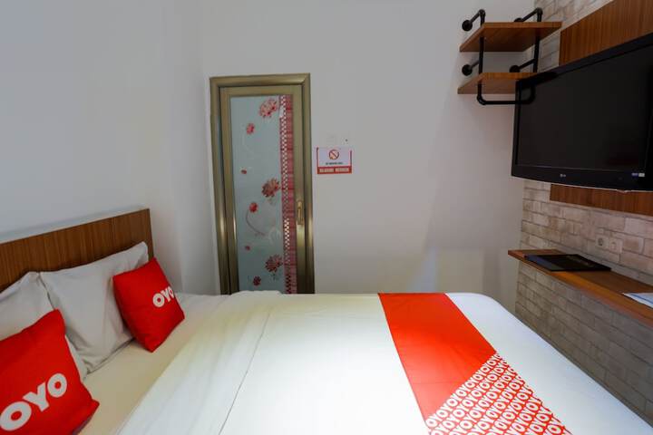 Room 18 of 33
