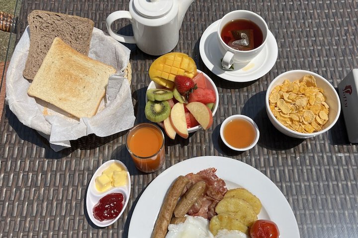 Breakfast/Coffee Service 75 of 92