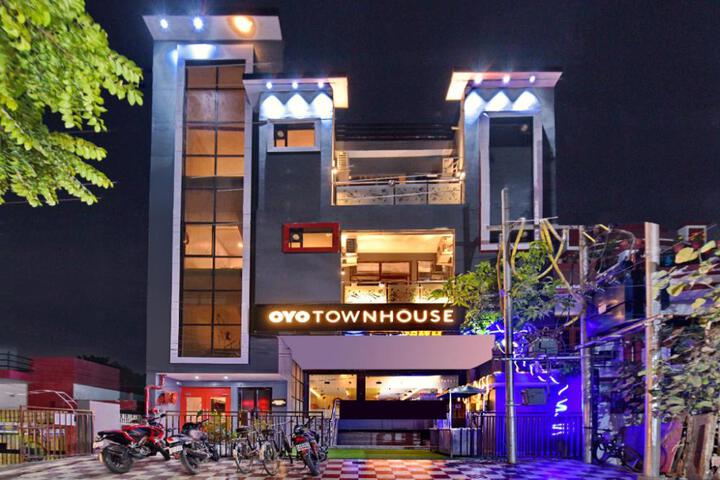 TownHouse 244 Munshipuliya
