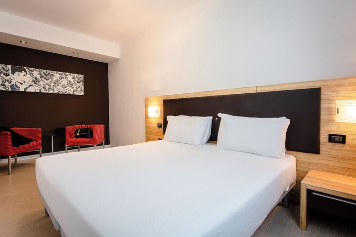 Room 15 of 35