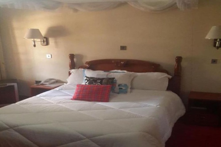 Room 3 of 10