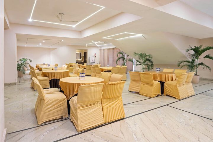 Ballroom/Hall 34 of 42