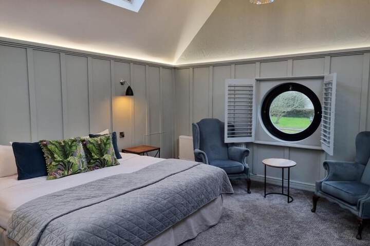 Room 16 of 34