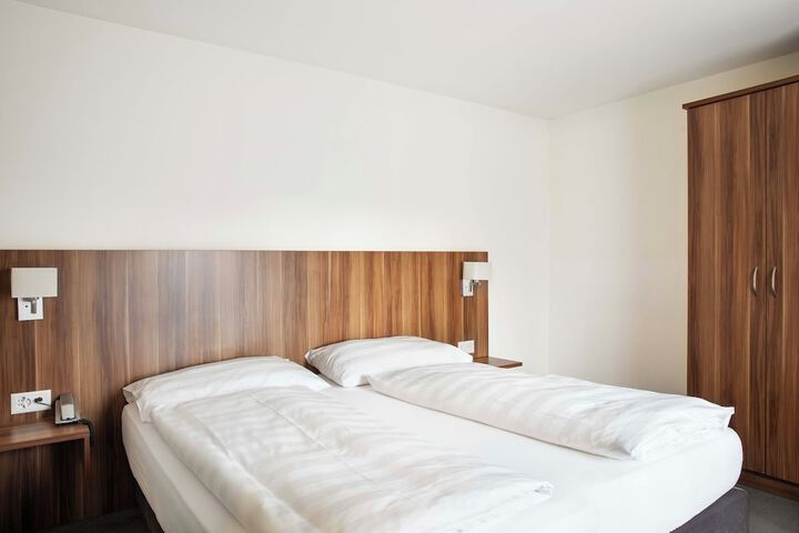 Room 4 of 45