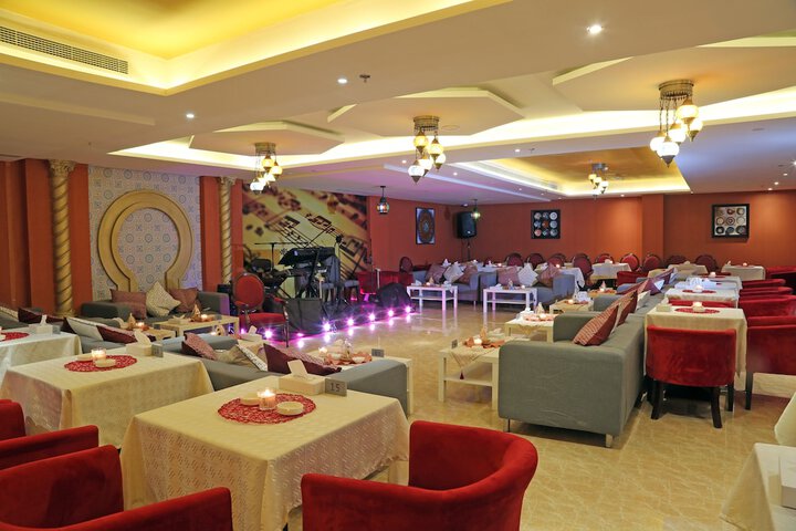 Dining 54 of 70