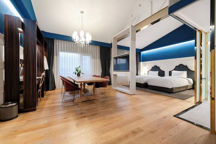Room 21 of 81