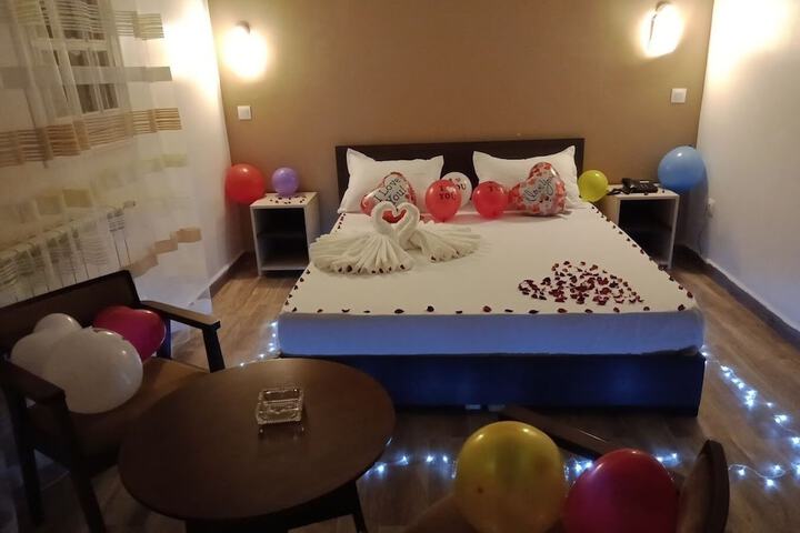 Room 4 of 14