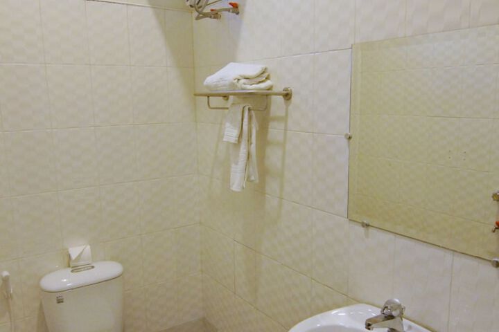 Room 32 of 79