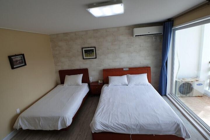 Room 18 of 73