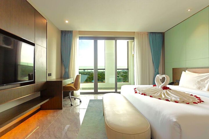 Room 37 of 313