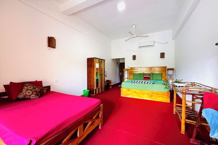 Room 9 of 47