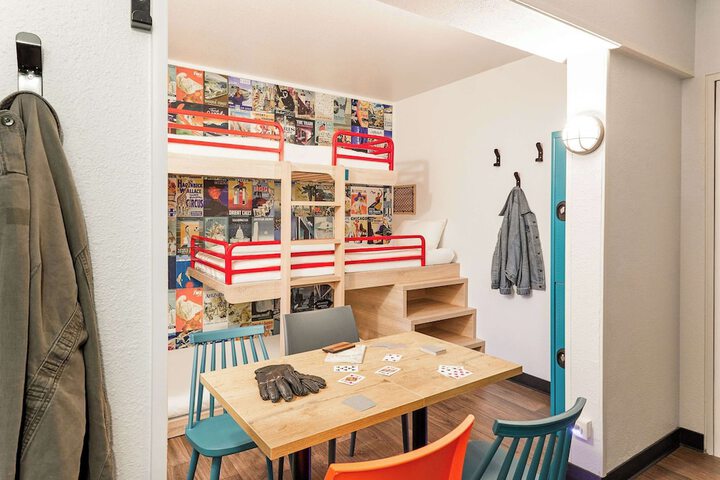 Room 33 of 67
