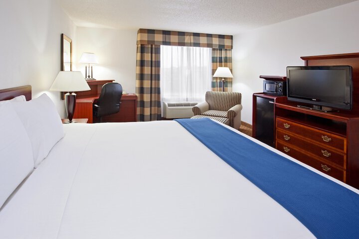 1 King Bed (14 of 20)