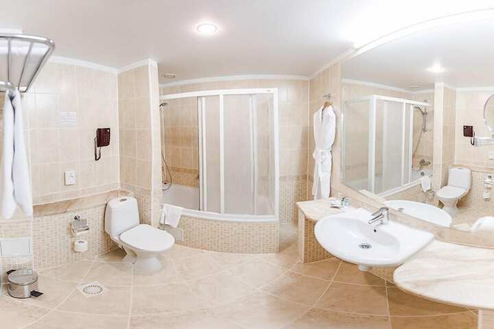 Room 15 of 36