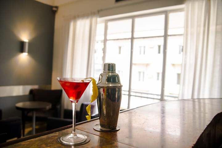 Lounge 51 of 79