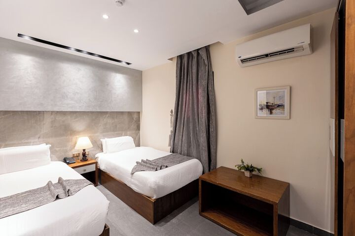 Room 37 of 103