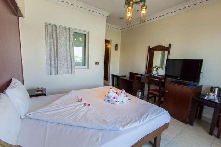 Room 6 of 65