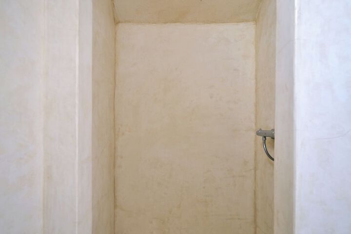 Room 72 of 103