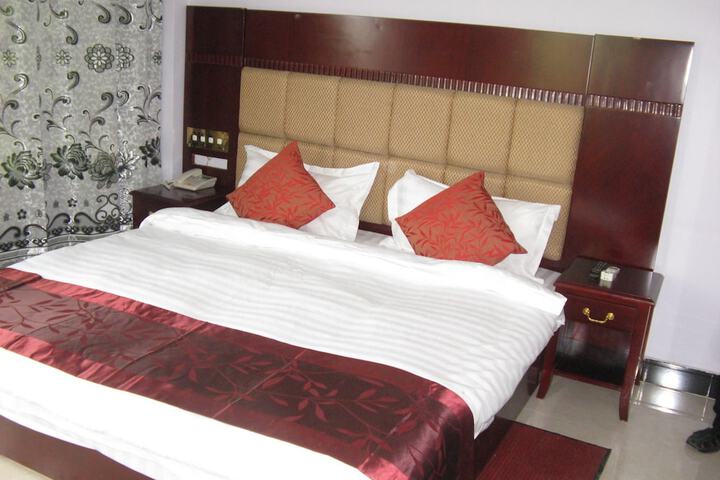 Room 4 of 23