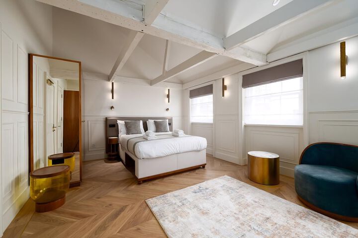 Room 52 of 280
