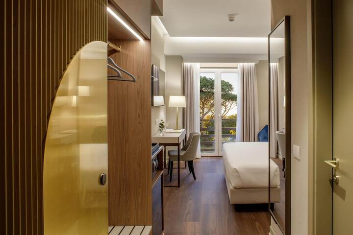 Room 40 of 80
