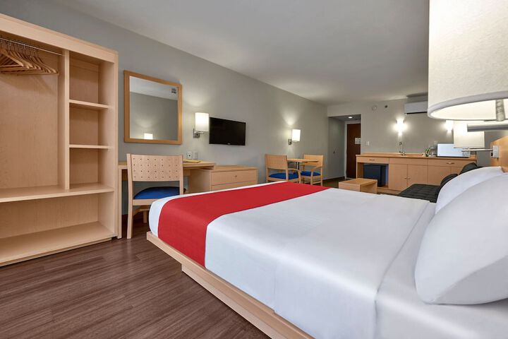 Room 14 of 50