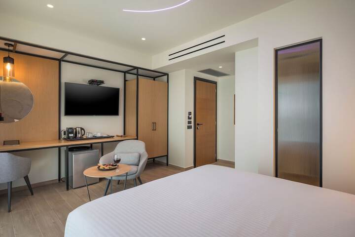 Room 76 of 147