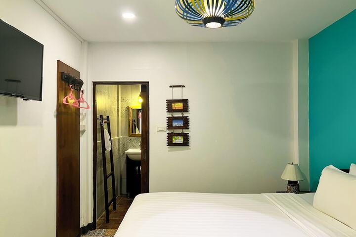Room 32 of 62