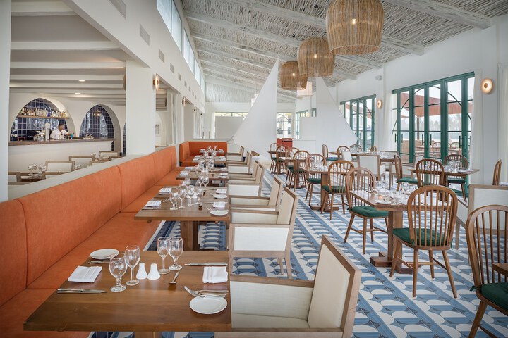 Dining 90 of 147