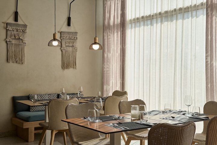 Dining 127 of 225