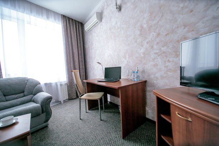 Room 17 of 28