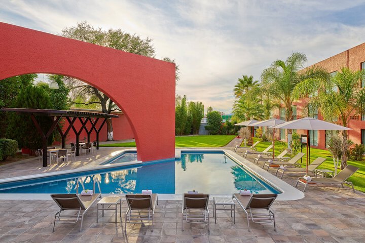 Hotel Entry