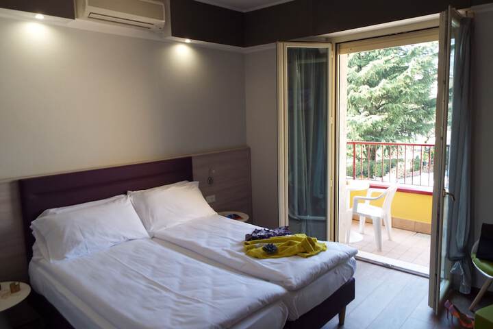 Room 7 of 44