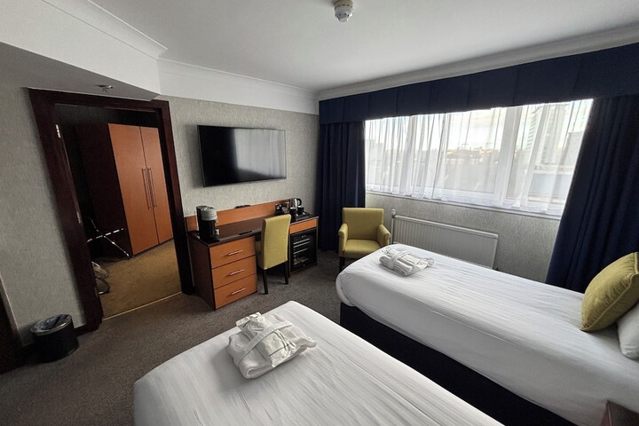 Room 54 of 102