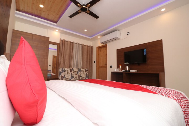 Room 2 of 12