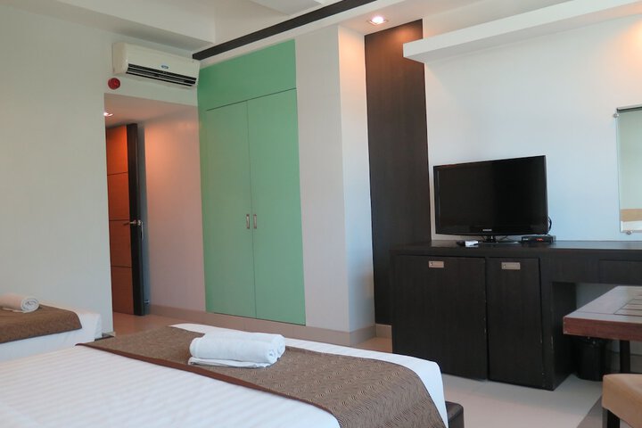 Room 19 of 39