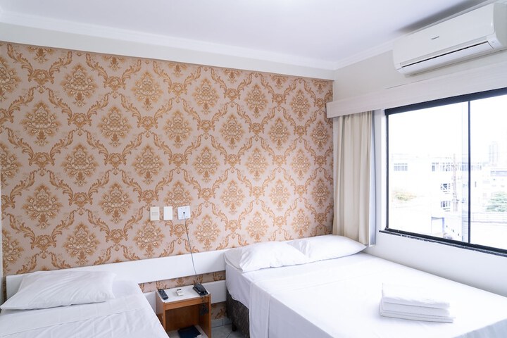 Room 12 of 32