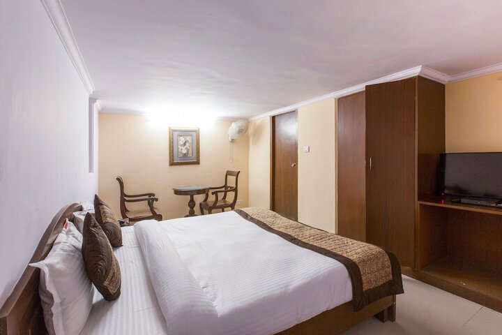 OYO 15515 Hotel Landmark Inn