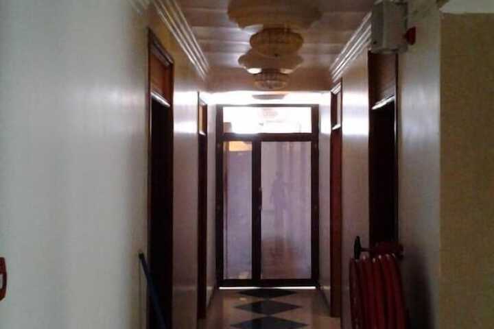 Room 7 of 12