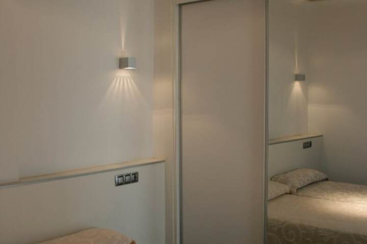 Room 5 of 34