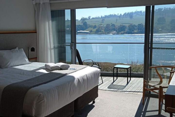 Room 6 of 51