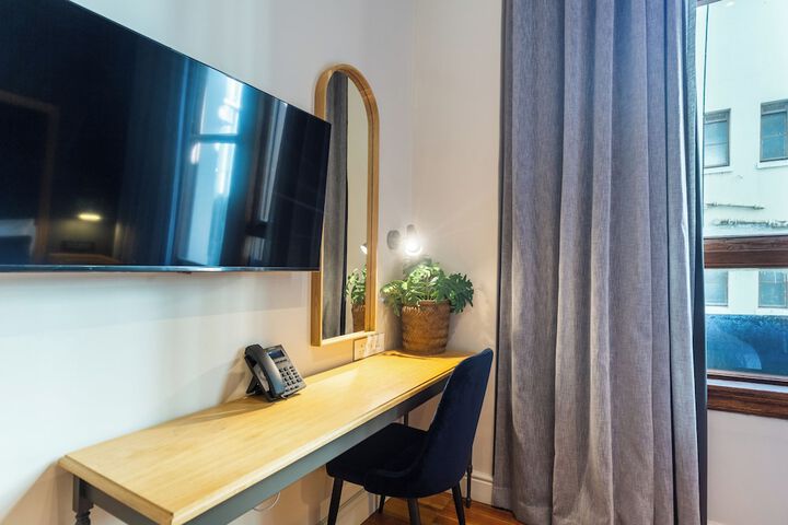 Room 15 of 123