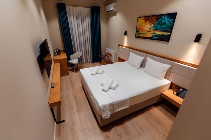 Room 12 of 66